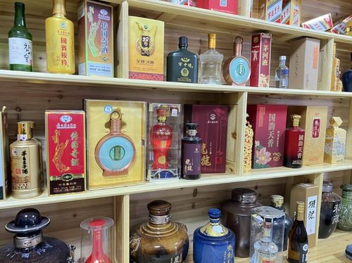 剛過期的啤酒還能喝嗎？聽聽啤酒廠釀酒師的專業(yè)解讀